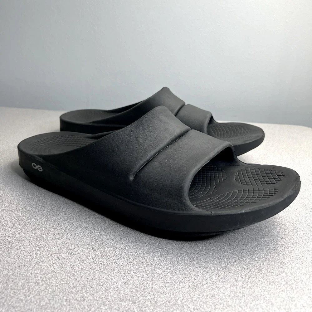 OOFOS OOahh Black Slide Recovery Sandals Unisex